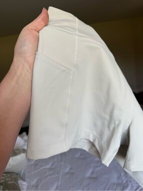 BNWT TNA Slick mid rise shorts
